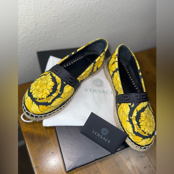 Versace Women’s Barocco Heritage print cotton canvas espadrilles- Size 8.5‎